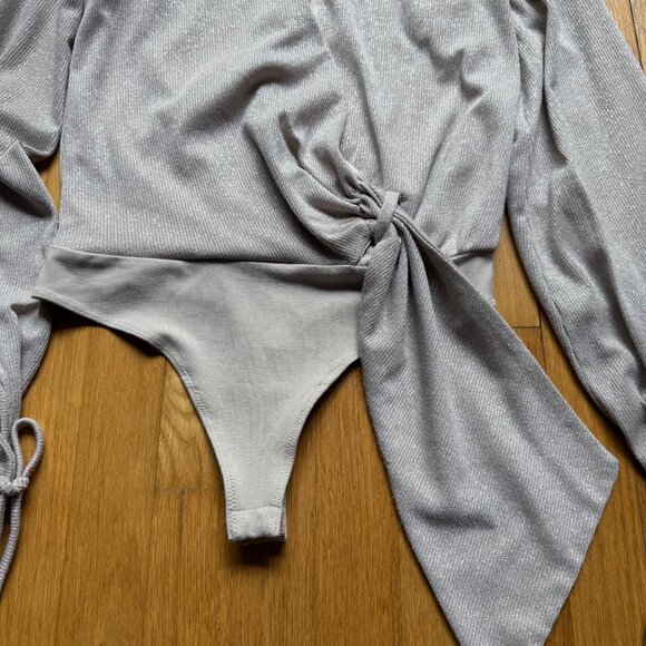 Lovers + Friends Size S Nude Beige Cedar Metallic Long Sleeve Wrap Tie Bodysuit - Picture 6 of 16